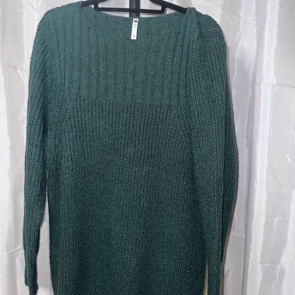 Leo & Nicole Teal Knit Sweater - Picture 3 of 3
